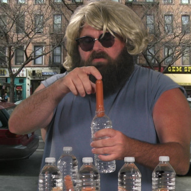 A 24k Gold Joint? Unfiltered Wiener Water? And More | This Week in Un-Current Events