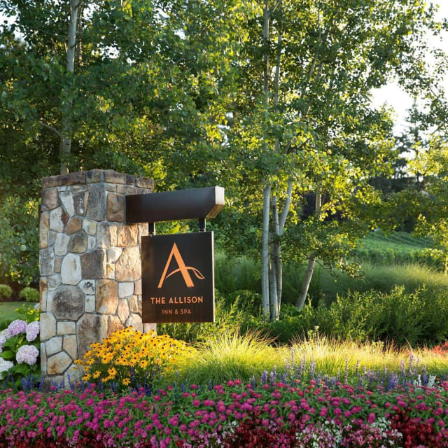 An image of the entry to The Allison Inn & Spa in Newberg, OR - the host of the Cuvée Stroll.