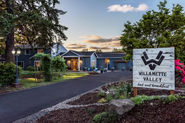 The beautiful entry to Willamette Valley Bed & Breakfast in Newberg, Oregon.