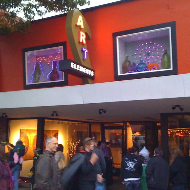 A lively exterior image of Art Elements Gallery in Newberg, Oregon.