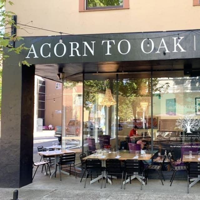 The exterior of the quaint Acorn to Oak Wine Experience in McMinnville, Oregon in the Willamette Valley.