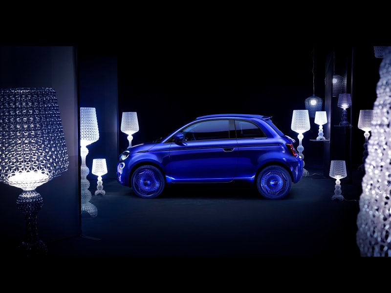 Kartell Feiert Den Elektrischen Fiat 500 Mit Einer Sonderedition Ad