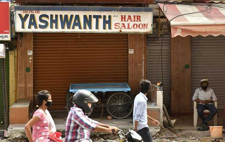 Rajnandgaon district to fine barbers for providing home services