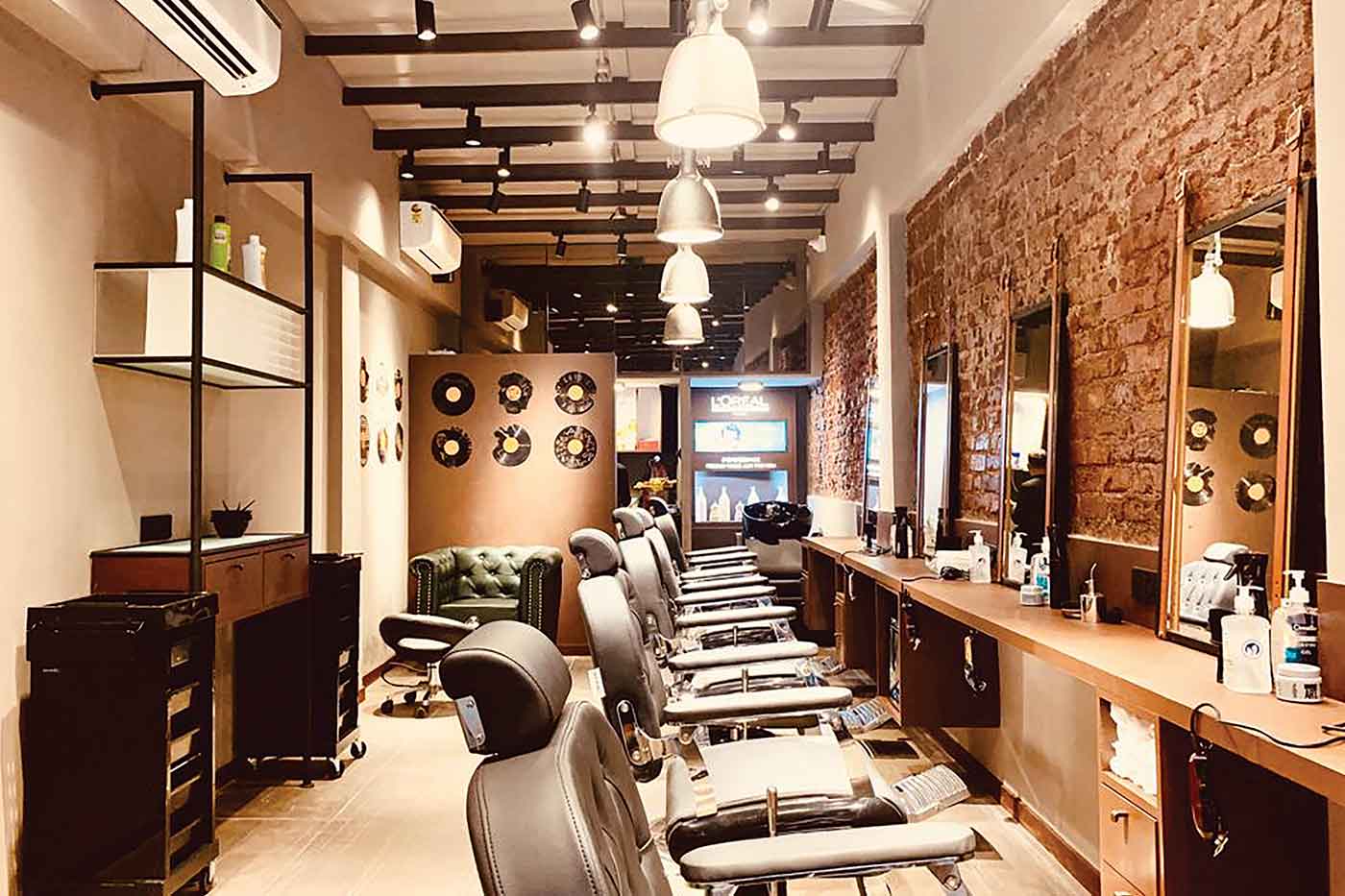 Designing Salons Strictly for Men!