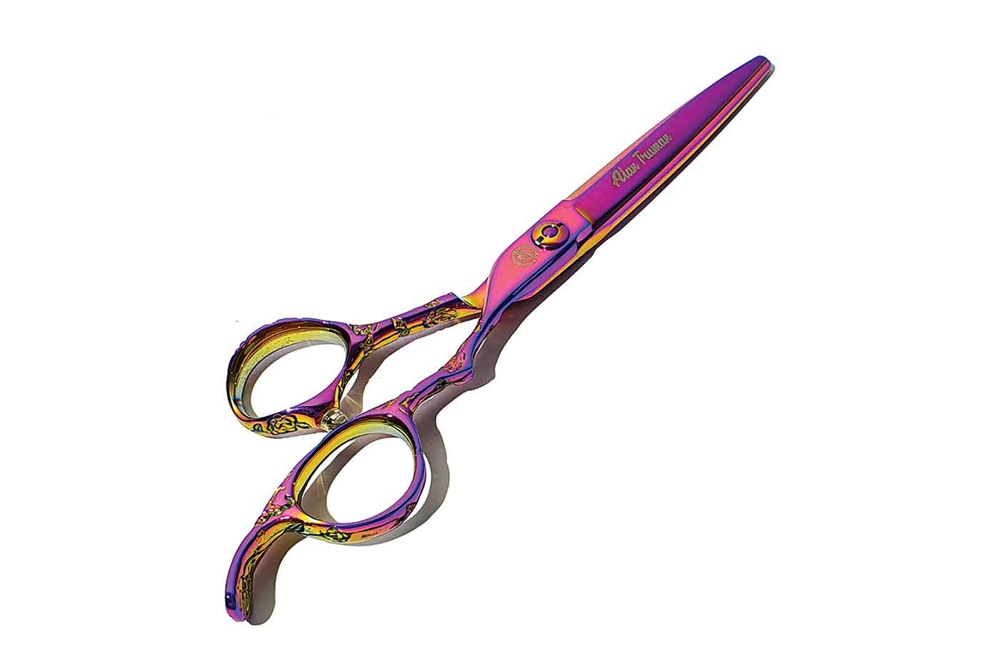 Crazy Scissors / Une Belle Vous Hair Salon