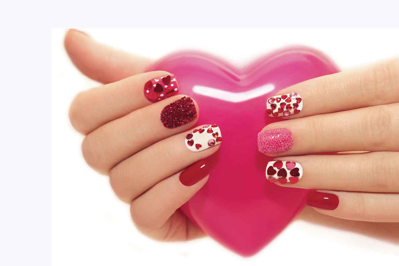 9 Adorable Valentine Nail Looks to Try