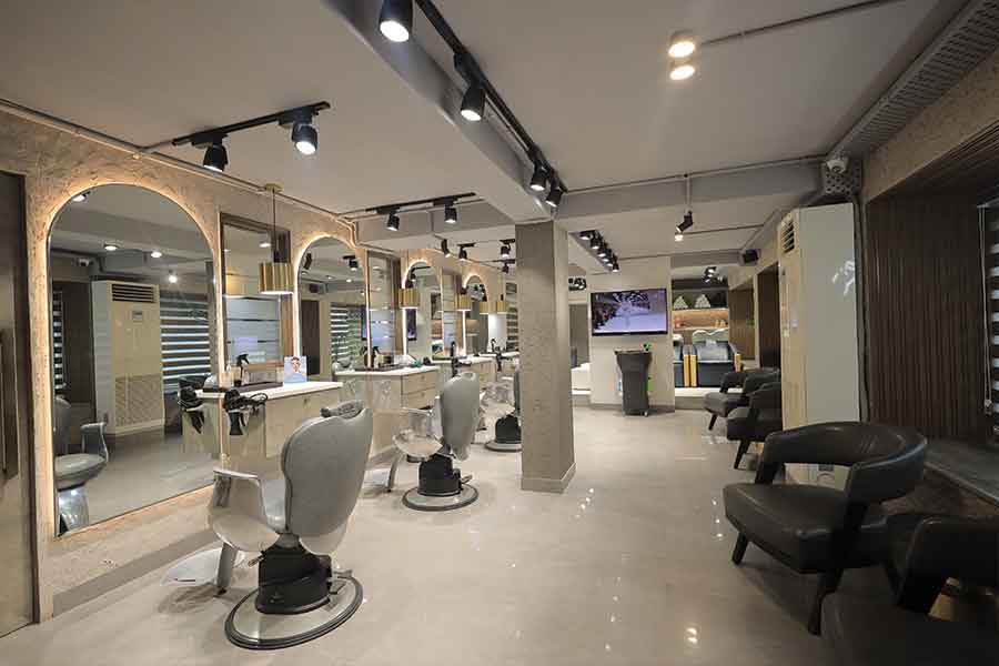 Welefull Unisex Salon on an expansion mode