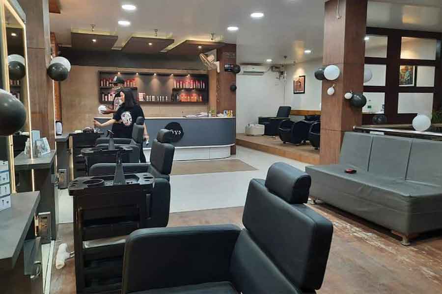 Rhys Salon