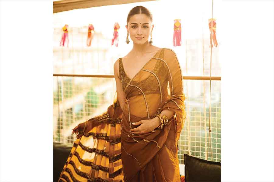 Alia Bhatt celebrates Diwali in six yards of sheer grace