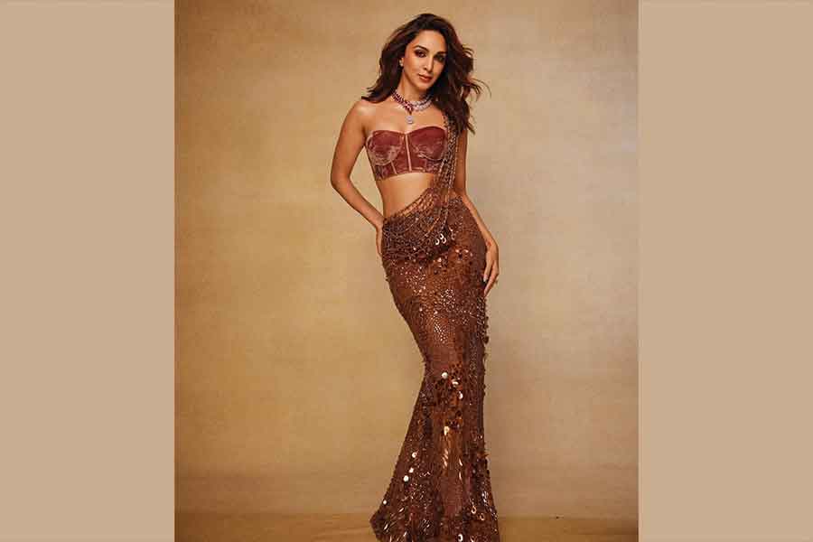 Kiara Advani brings the heat to the festivities