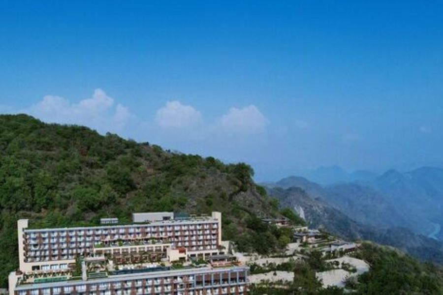 Chalet Hotels Acquires Mahananda Spa and Resorts in Rishikesh for INR 530 Crore
