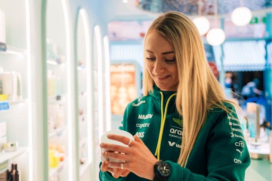 Jessica Hawkins, Renowned F1 Driver Becomes Brand Ambassador of Elemis