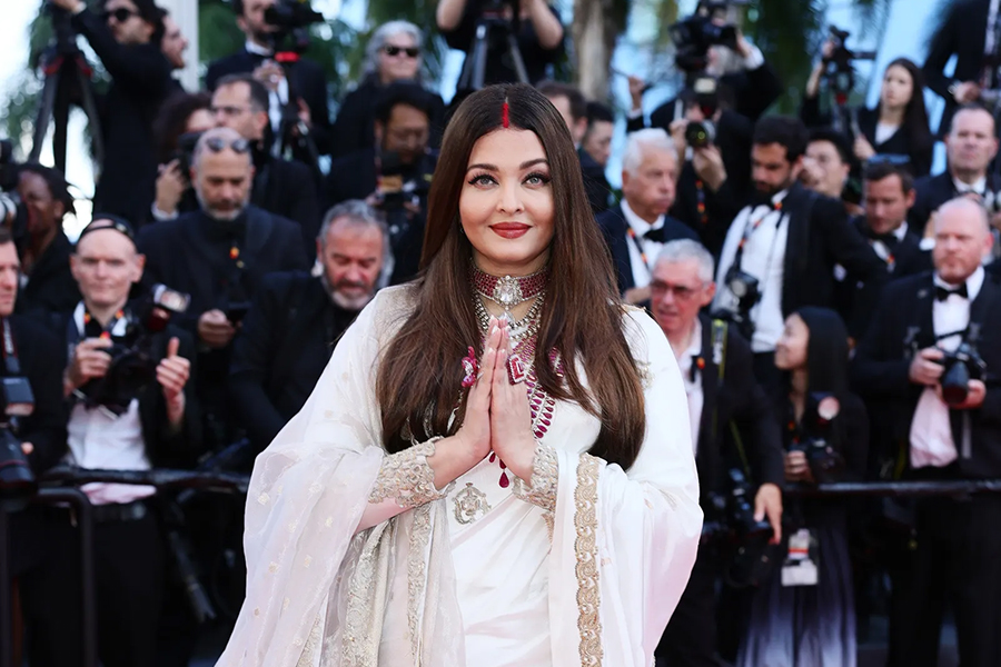 Aishwarya Rai Bachchan highlights her Indian heritage at Cannes