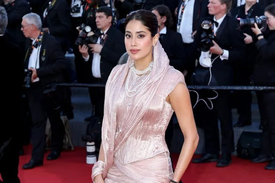 Janhvi Kapoor looks like a dream at the Cannes Film Festival