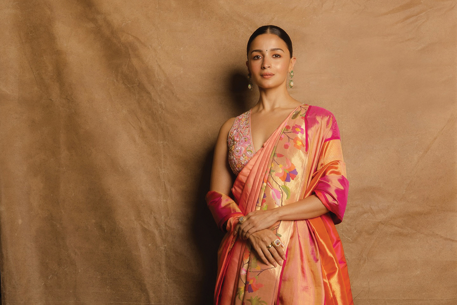 Alia Bhatt pays tribute to the Maharashtrian tradition
