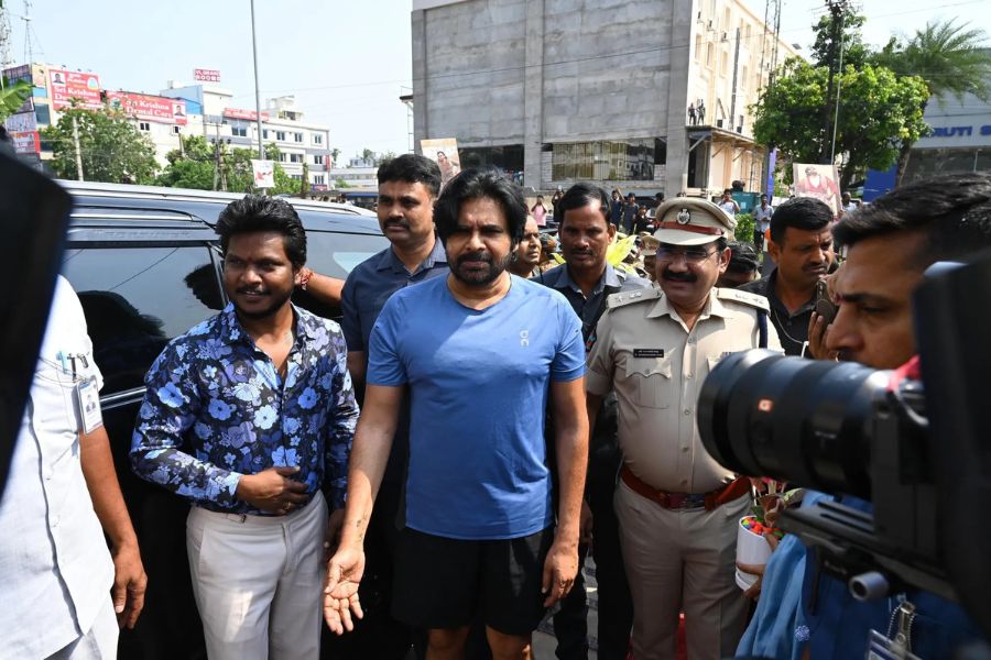 Pawan Kalyan Inaugurates Koniki Salon in Vijayawada