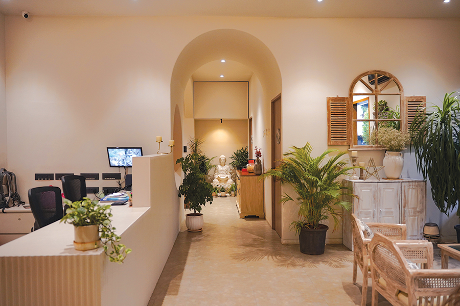 MAKE ME BLUSH Salon