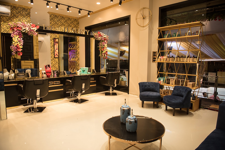 LAP OF LUXURYY Salon