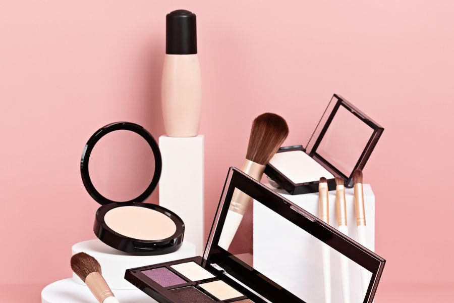 Maharashtra FDA Cracks Down on Cosmetics: 43 Licenses Cancelled, 90 Suspended