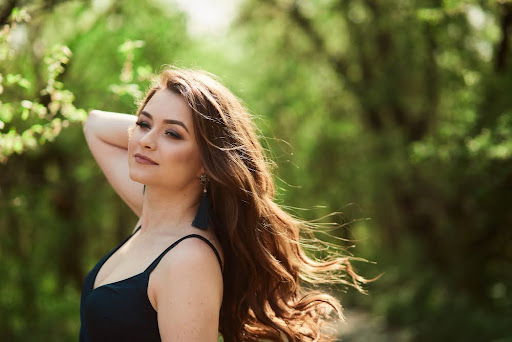 Daily Hair Care Habits for Healthier Looks