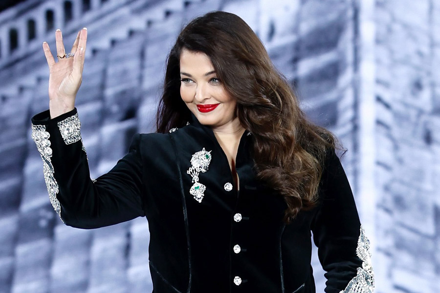 Aishwarya Rai, Sydney Sweeney, Tamannah Bhatia Power Dress to Impress! Aishwarya Rai, Sydney Sweeney, Tamannah Bhatia Power Dress to Impress!
