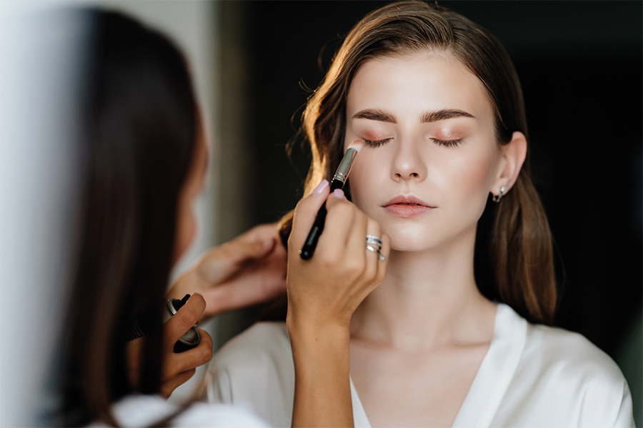 Humidity Proof Makeup: A Professional’s Guide
