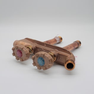 Woodford® V22P-4-MH Model V22 Freezeless Vertical Mount Hot and Cold Wall Faucet, 1/2 or 3/4 in, Combination FNPT x MNPT, 4 in THK Wall, 125 psi, Domestic