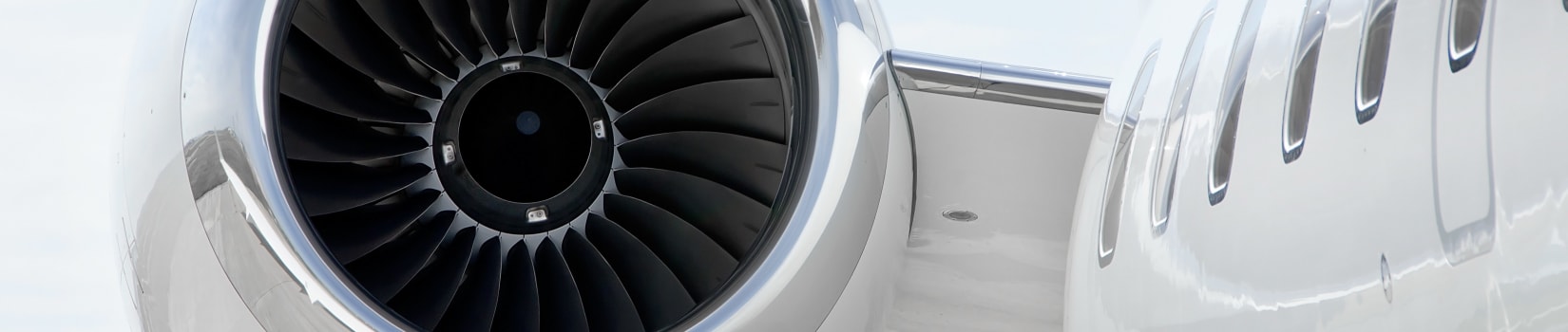 Bombardier plane with a focus on the engine
Credits: iStock/tr3gi