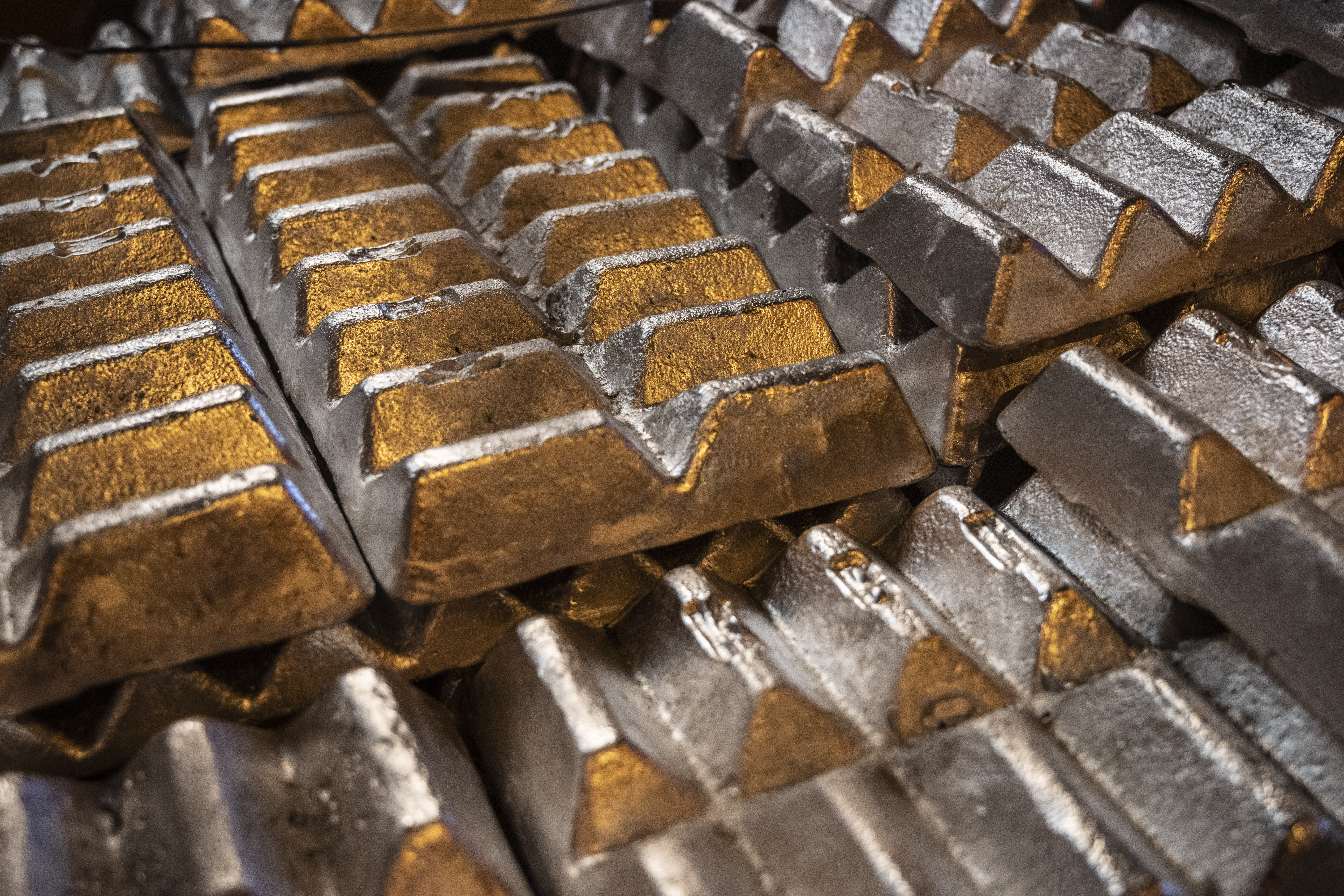 Aluminium ingots