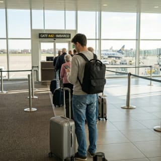 Bagaglio a mano perfetto: La guida alle misure (55x40x20 cm) e le regole aeree per non sbagliare mai al gate