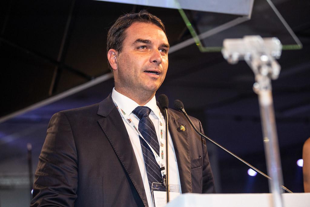 Ông Flavio Bolsonaro (45 tuổi) là Thượng nghị sĩ đương nhiệm, đại diện cho bang Rio de Janeiro | 📸 Portal Abras / Flickr