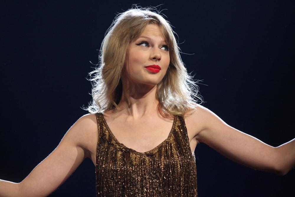Ca sĩ Taylor Swift đã đề nghị cử tri bỏ phiếu cho đảng Dân chủ trong cuộc bầu cử Thống đốc Tennessee vào năm 2018 | 📸 Eva Rinaldi / Wikimedia Commons