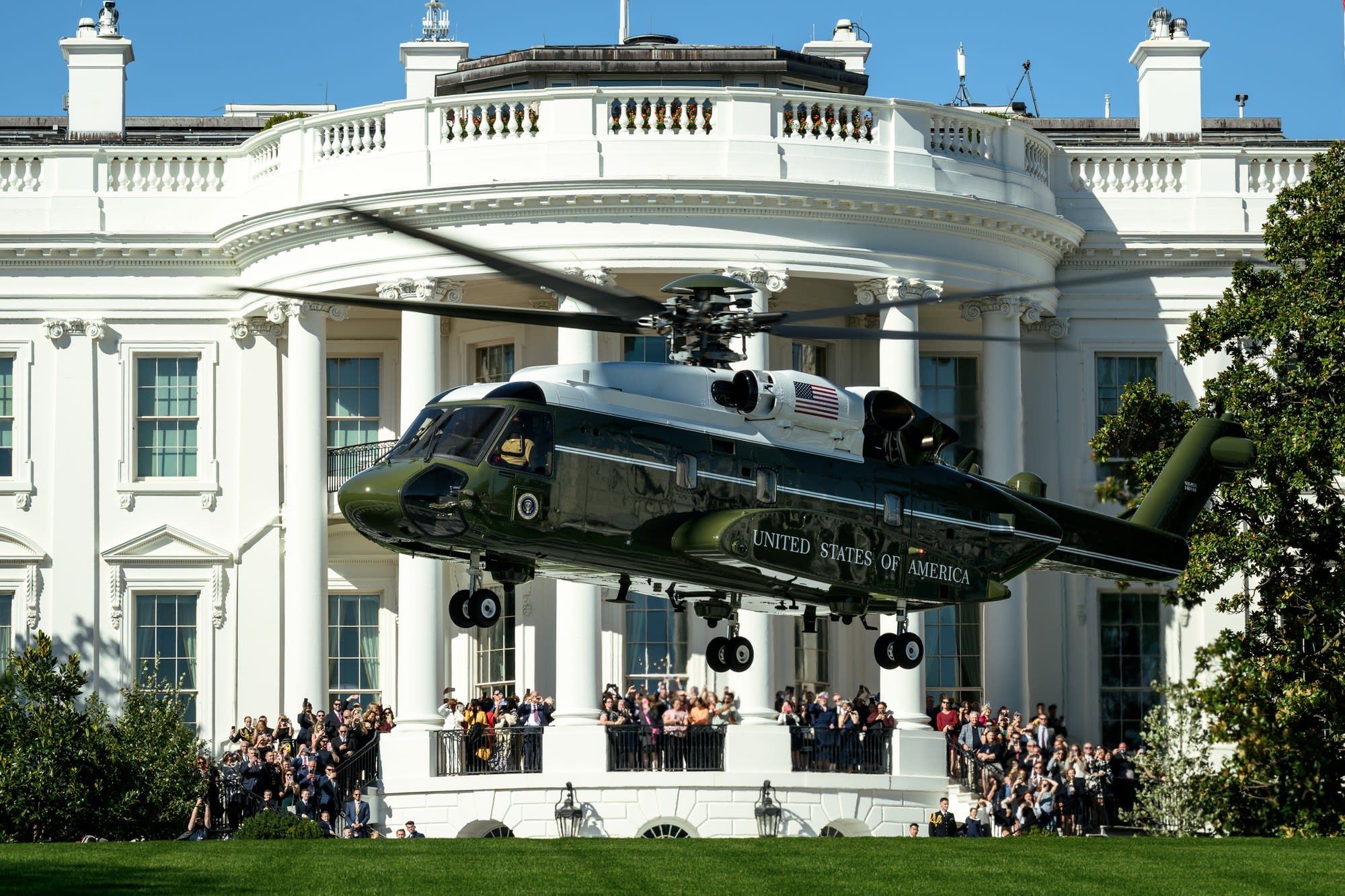 Trực thăng Marine One trên Bãi cỏ phía Nam Tòa Bạch Ốc