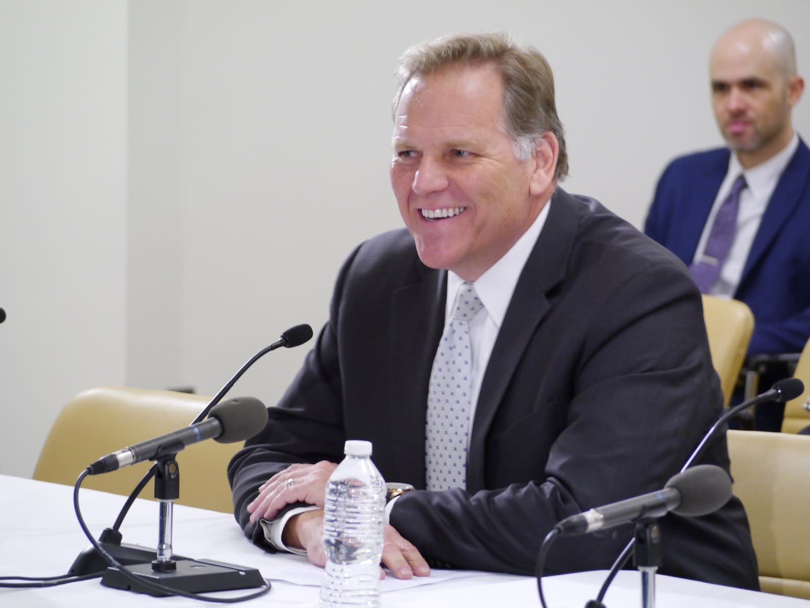 Cựu Dân biểu Mike Rogers, ứng viên Thượng viện Liên bang của Đảng Cộng hòa tại Michigan