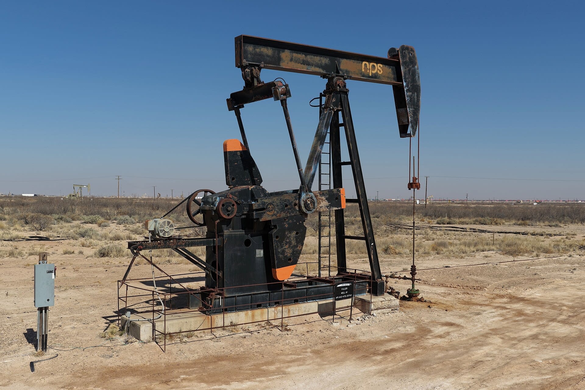 Một giếng dầu dùng cần bơm ở lưu vực Permian