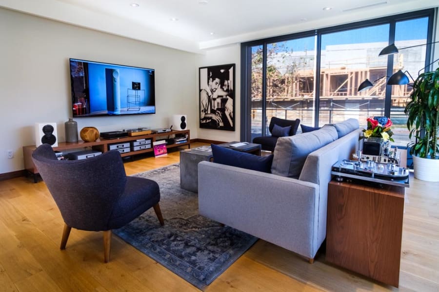 Shelley's Stereo Video Center Woodland Hills, CA