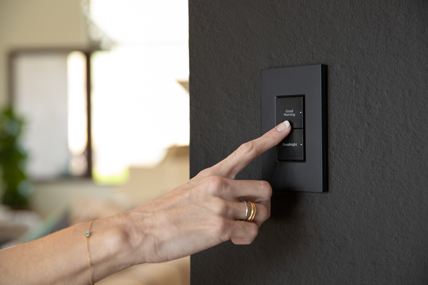 A Remote Control Light Switch for Your Apartment 