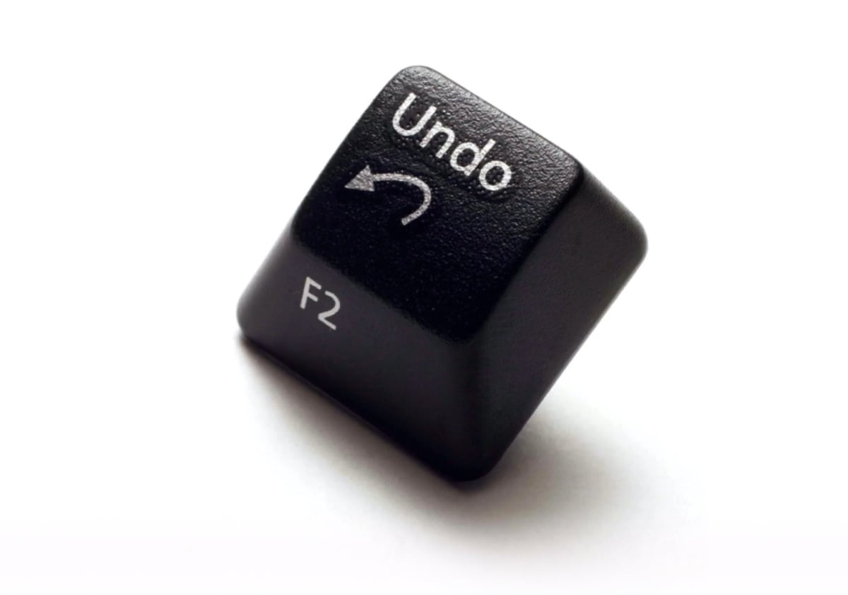 Image of an undo key.