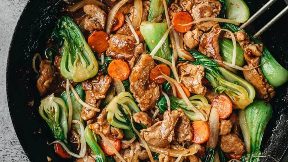 https://res.cloudinary.com/cookr/image/upload/recipe/pork-chop-suey.webp