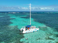 Private Family Catamaran: Snorkeling & Coastal Cruise — foto 11