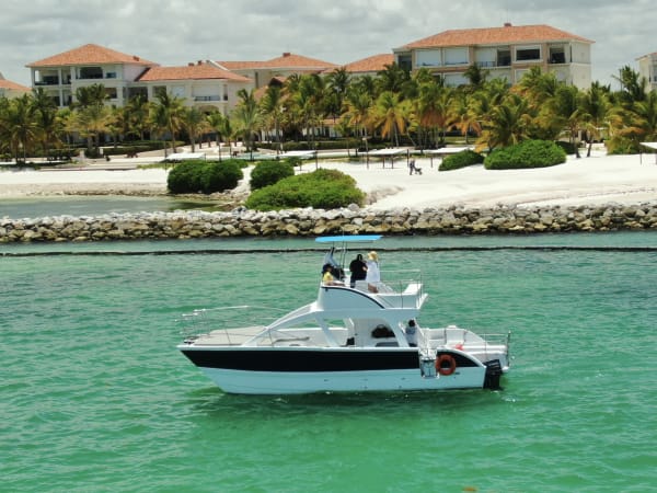 Crucero FunCat: Charter Privado Rich & Famous — foto 3