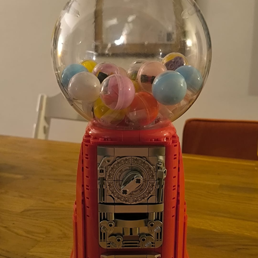 Retro Gumball Machine Model Building Kit 892pc Photo by Björn BjörnImage