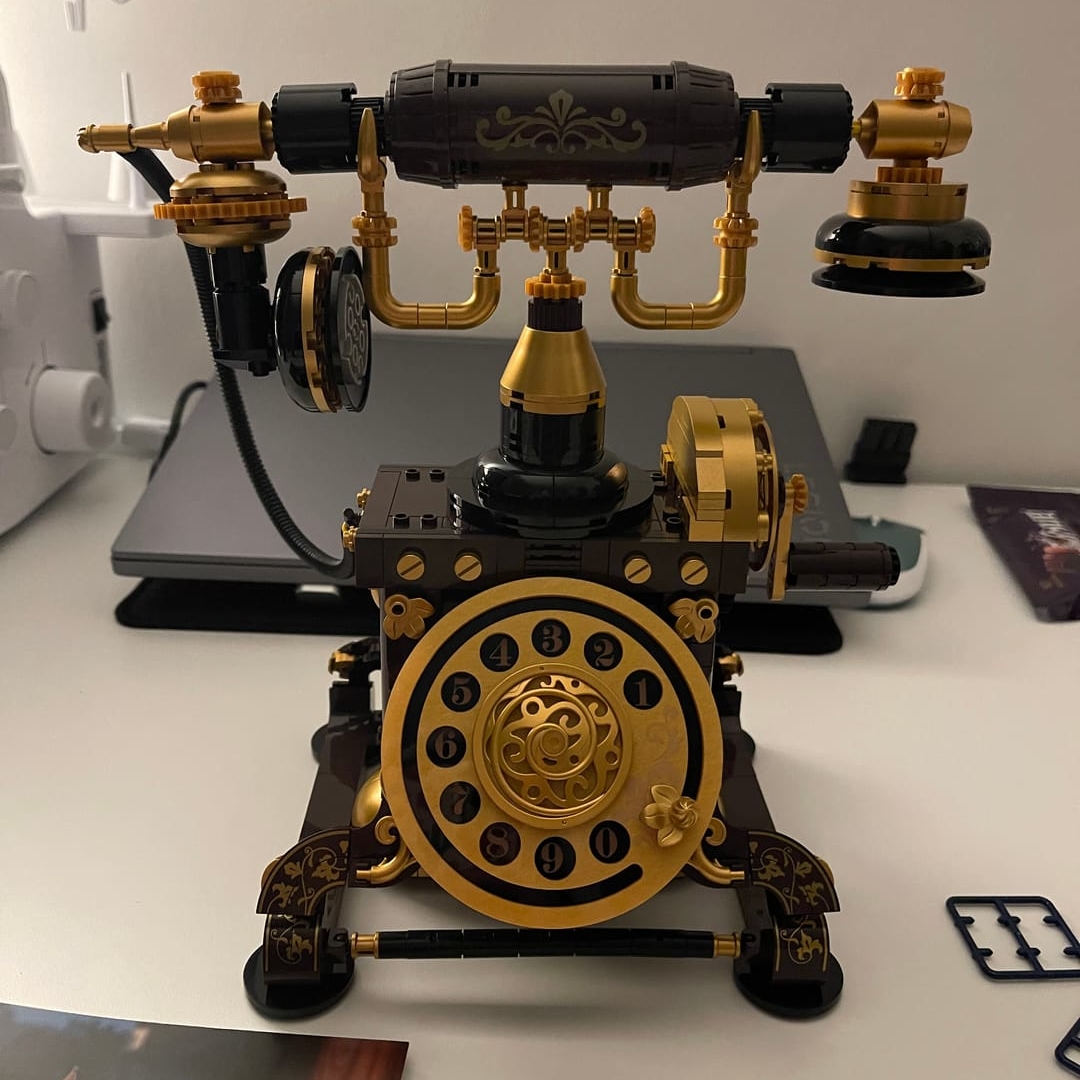 Retro Telephone Model Building Kit 766pcs Photo by Chanelle ChanelleImage