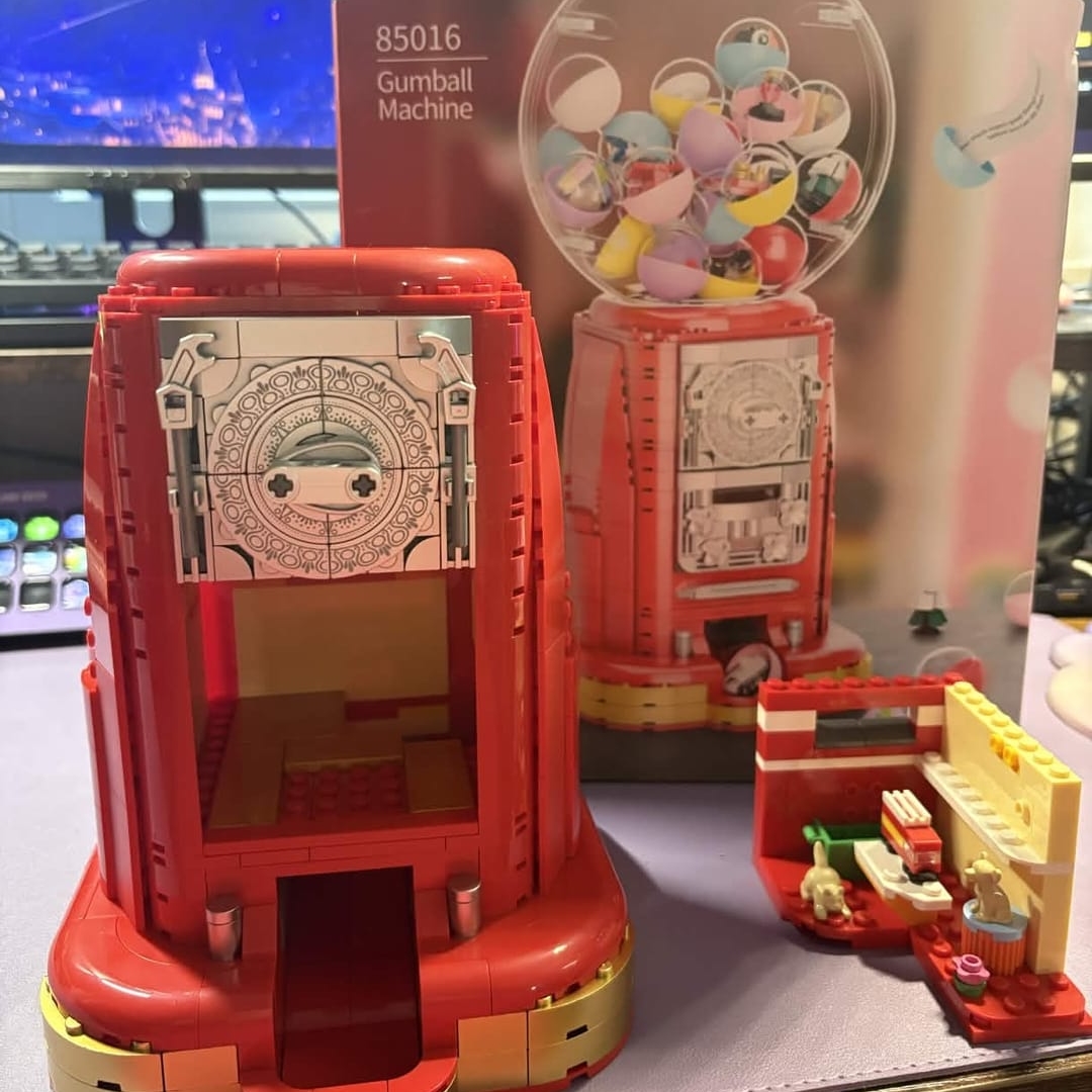 Retro Gumball Machine Model Building Kit 892pc Photo by Anonymous AnonymousImage