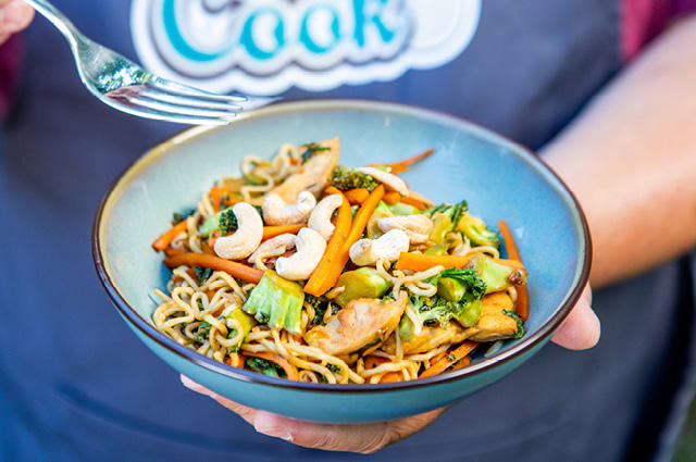 Lav bami goreng med kål