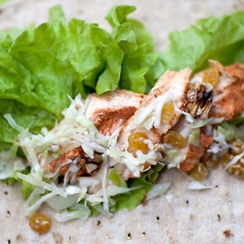 Wraps med kyckling och vitkålssallad Recept Coop