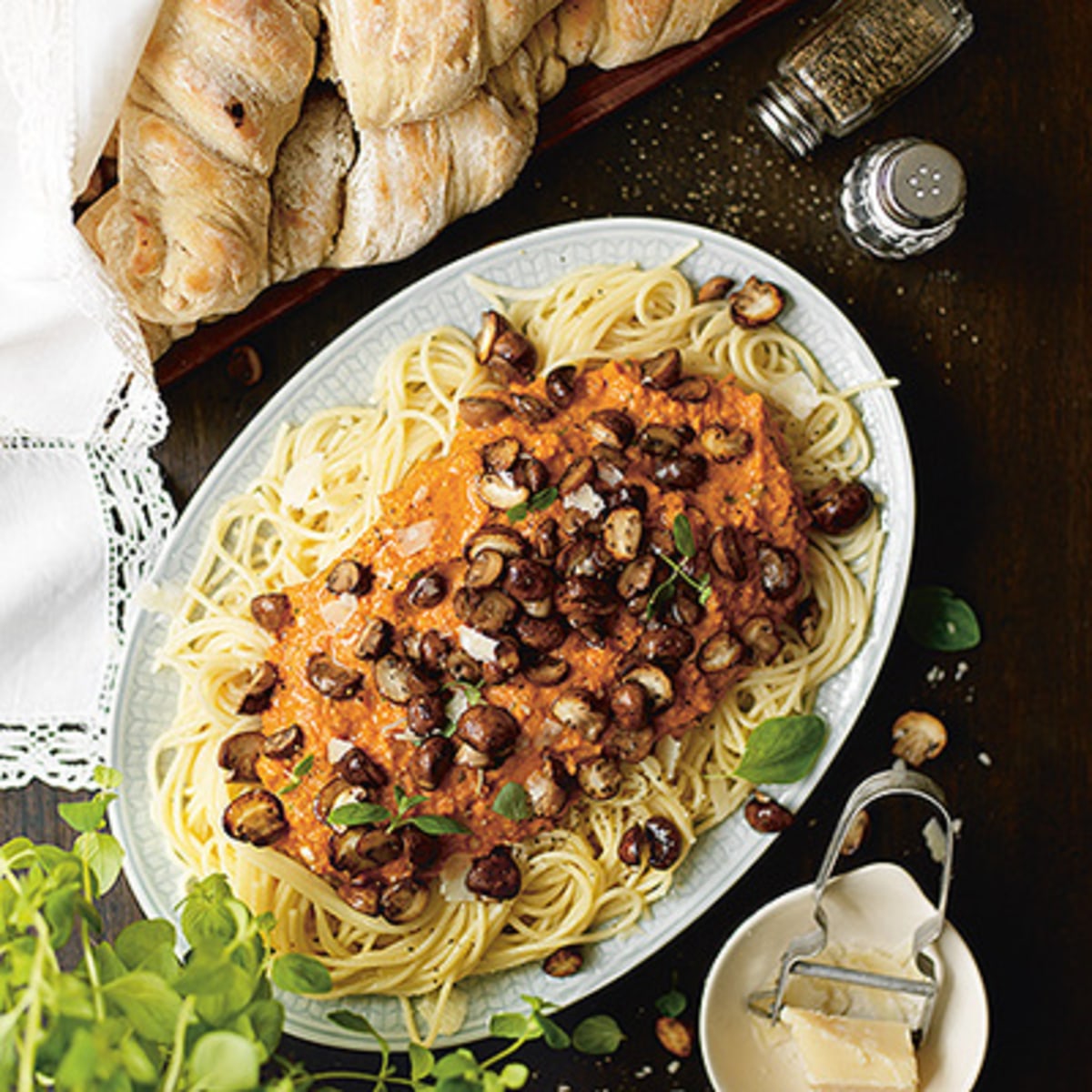 Pasta rosso med vitlöksfrästa champinjoner - Coop