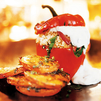 Couscousfylld paprika med grillad sötpotatis