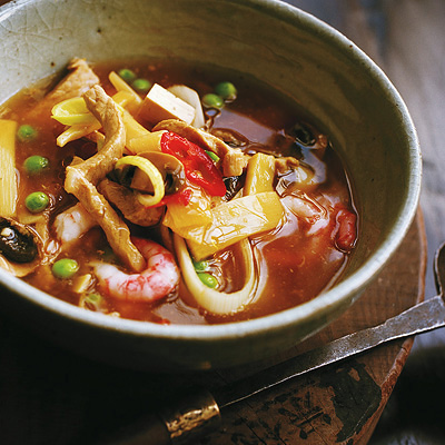 Sötsur soppa med räkor och tofu