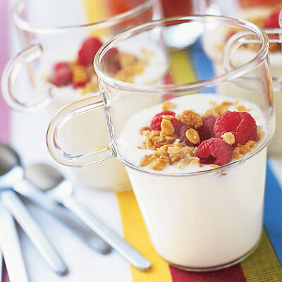 Yoghurtdryck  med vit choklad och früsli